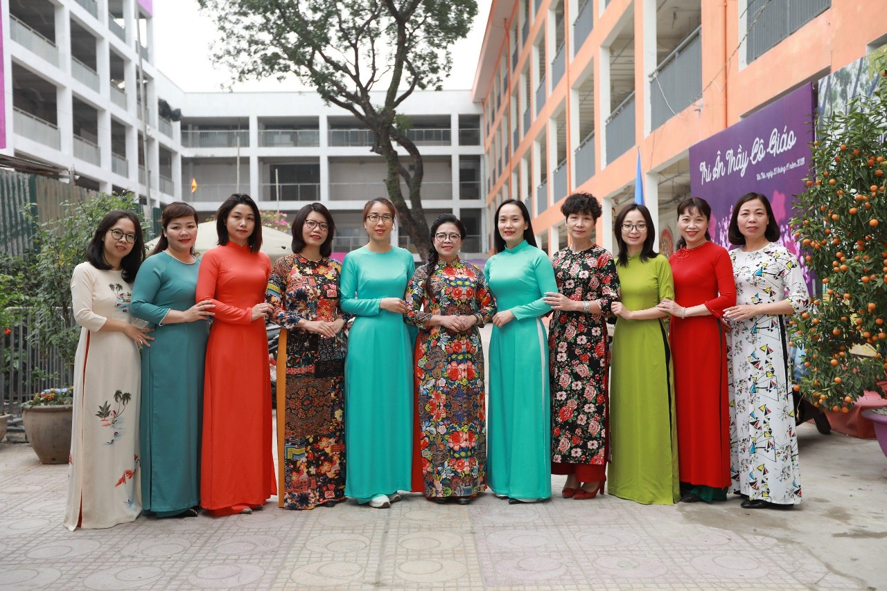 Toàn thể cán bộ giáo viên nhân viên đổi thưởng tải go88 về android
 hưởng ứng "Tuần lễ áo dài" với sự tôn vinh văn hóa Việt Nam